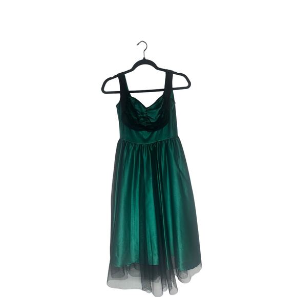Stop Staring! Women's 6 Emerald Green Fit & Flare Party Dress Vintage-Inspired - Picture 3 of 13